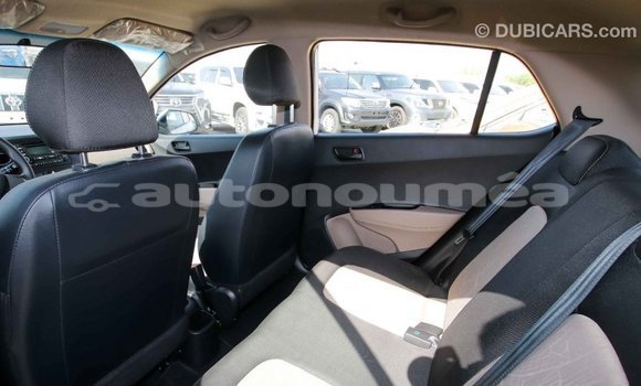 Buy Import Hyundai i10 White Car in Import - Dubai in Iles Buy Import Hyundai i10 White Car in Import - Dubai in Iles