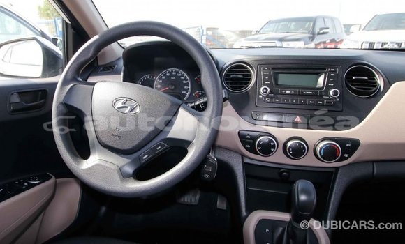 Buy Import Hyundai i10 White Car in Import - Dubai in Iles Buy Import Hyundai i10 White Car in Import - Dubai in Iles