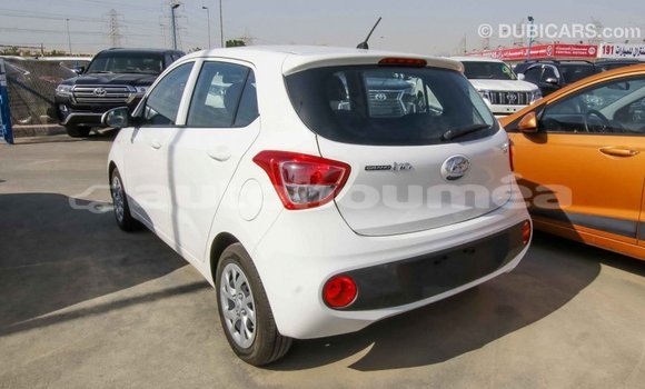 Buy Import Hyundai i10 White Car in Import - Dubai in Iles Buy Import Hyundai i10 White Car in Import - Dubai in Iles