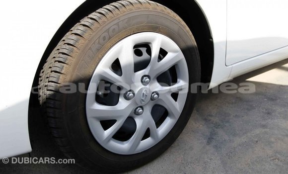 Buy Import Hyundai i10 White Car in Import - Dubai in Iles Buy Import Hyundai i10 White Car in Import - Dubai in Iles