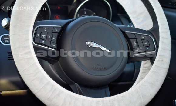 Acheter Import Voiture Jaguar E-Pace Rouge à Import - Dubai, Iles Acheter Import Voiture Jaguar E-Pace Rouge à Import - Dubai, Iles