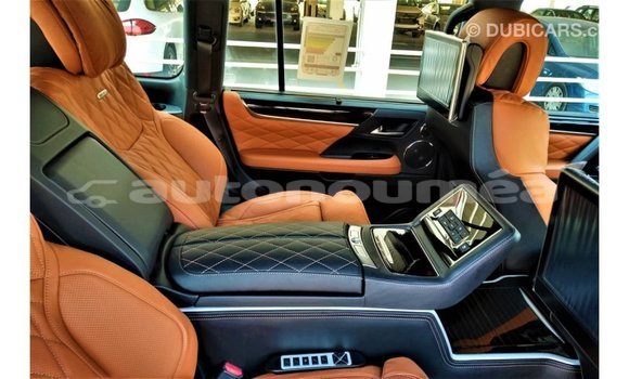 Acheter Import Voiture Lexus LX Noir à Import - Dubai, Iles Acheter Import Voiture Lexus LX Noir à Import - Dubai, Iles