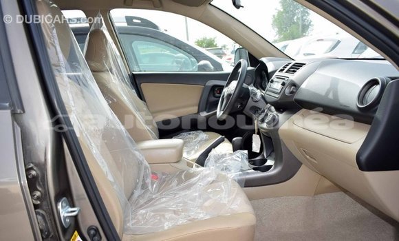 Acheter Import Utilitaire Toyota HiAce Autre à Import - Dubai, Iles Acheter Import Utilitaire Toyota HiAce Autre à Import - Dubai, Iles