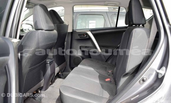 Acheter Import Utilitaire Toyota HiAce Autre à Import - Dubai, Iles Acheter Import Utilitaire Toyota HiAce Autre à Import - Dubai, Iles