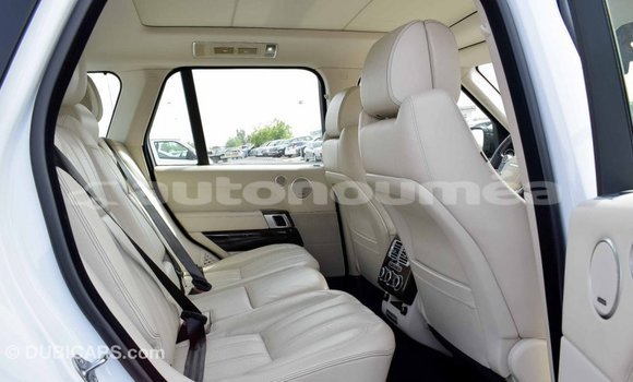 Acheter Import Voiture Land Rover Range Rover Blanc à Import - Dubai, Iles Acheter Import Voiture Land Rover Range Rover Blanc à Import - Dubai, Iles