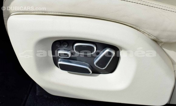 Acheter Import Voiture Land Rover Range Rover Blanc à Import - Dubai, Iles Acheter Import Voiture Land Rover Range Rover Blanc à Import - Dubai, Iles