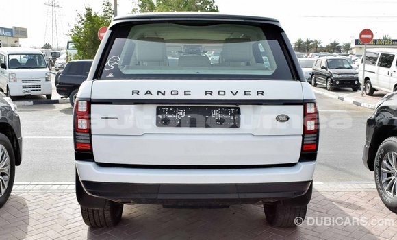 Acheter Import Voiture Land Rover Range Rover Blanc à Import - Dubai, Iles Acheter Import Voiture Land Rover Range Rover Blanc à Import - Dubai, Iles