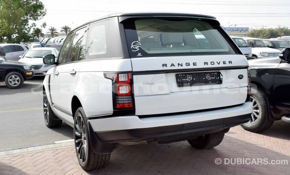 Acheter Import Voiture Land Rover Range Rover Blanc à Import - Dubai, Iles Acheter Import Voiture Land Rover Range Rover Blanc à Import - Dubai, Iles