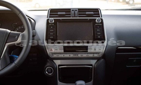 Acheter Import Voiture Toyota Prado Noir à Import - Dubai, Iles Acheter Import Voiture Toyota Prado Noir à Import - Dubai, Iles