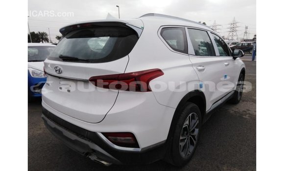 Buy Import Hyundai Santa Fe White Car in Import - Dubai in Iles Buy Import Hyundai Santa Fe White Car in Import - Dubai in Iles