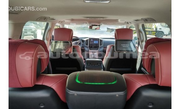 Acheter Import Voiture Toyota Land Cruiser Noir à Import - Dubai, Iles Acheter Import Voiture Toyota Land Cruiser Noir à Import - Dubai, Iles