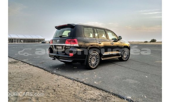 Acheter Import Voiture Toyota Land Cruiser Noir à Import - Dubai, Iles Acheter Import Voiture Toyota Land Cruiser Noir à Import - Dubai, Iles