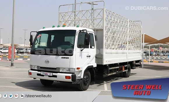 Acheter Import Voiture Nissan 350Z Blanc à Import - Dubai, Iles Acheter Import Voiture Nissan 350Z Blanc à Import - Dubai, Iles