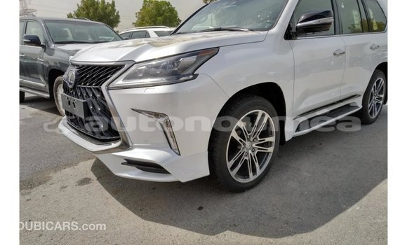 Acheter Import Voiture Lexus LX Blanc à Import - Dubai, Iles Acheter Import Voiture Lexus LX Blanc à Import - Dubai, Iles