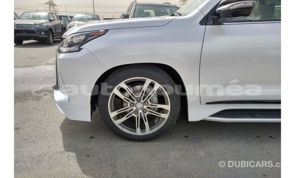 Acheter Import Voiture Lexus LX Blanc à Import - Dubai, Iles Acheter Import Voiture Lexus LX Blanc à Import - Dubai, Iles