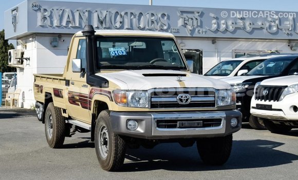 Buy Import Toyota Land Cruiser Beige Car in Import - Dubai in Iles Buy Import Toyota Land Cruiser Beige Car in Import - Dubai in Iles