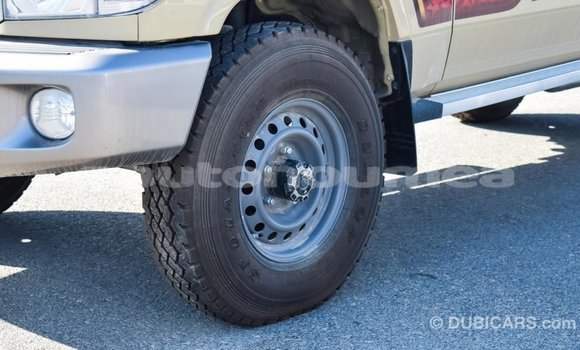 Buy Import Toyota Land Cruiser Beige Car in Import - Dubai in Iles Buy Import Toyota Land Cruiser Beige Car in Import - Dubai in Iles