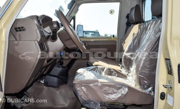 Buy Import Toyota Land Cruiser Beige Car in Import - Dubai in Iles Buy Import Toyota Land Cruiser Beige Car in Import - Dubai in Iles