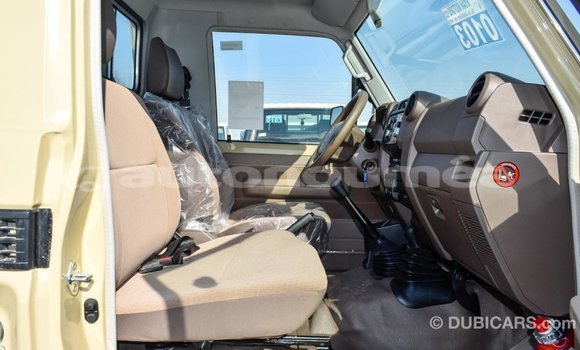Buy Import Toyota Land Cruiser Beige Car in Import - Dubai in Iles Buy Import Toyota Land Cruiser Beige Car in Import - Dubai in Iles