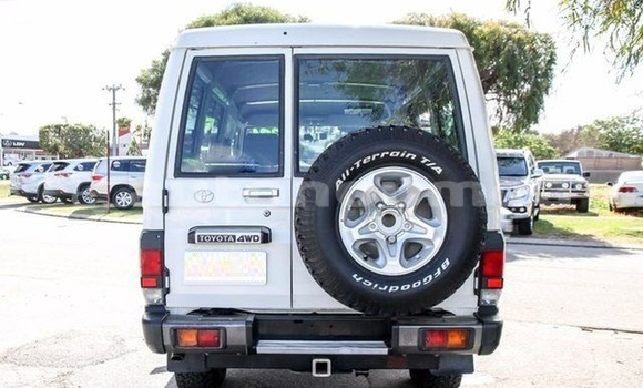 Acheter Occasion Voiture Toyota Troop Autre à Poindimie, Nord