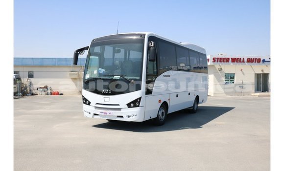 Buy Import Isuzu Rodeo White Car in Import - Dubai in Iles