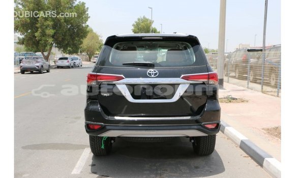 Acheter Import Voiture Toyota Fortuner Noir à Import - Dubai, Iles Acheter Import Voiture Toyota Fortuner Noir à Import - Dubai, Iles