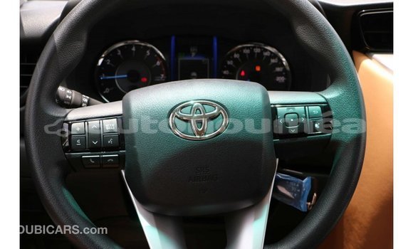 Acheter Import Voiture Toyota Fortuner Noir à Import - Dubai, Iles Acheter Import Voiture Toyota Fortuner Noir à Import - Dubai, Iles