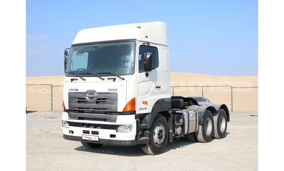 Buy Import Hino 300 Series White Truck in Import - Dubai in Iles