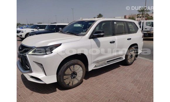 Acheter Import Voiture Lexus LX Blanc à Import - Dubai, Iles Acheter Import Voiture Lexus LX Blanc à Import - Dubai, Iles