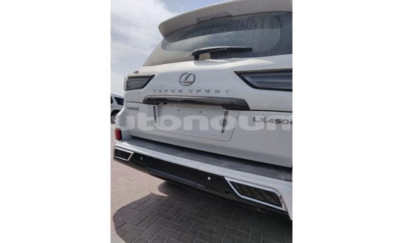 Acheter Import Voiture Lexus LX Blanc à Import - Dubai, Iles Acheter Import Voiture Lexus LX Blanc à Import - Dubai, Iles