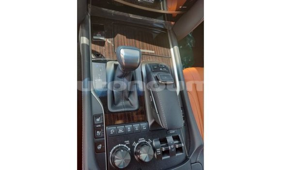 Acheter Import Voiture Lexus LX Blanc à Import - Dubai, Iles Acheter Import Voiture Lexus LX Blanc à Import - Dubai, Iles