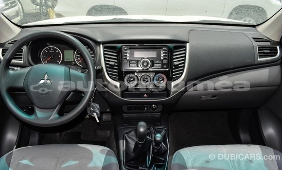 Acheter Import Voiture Mitsubishi L200 Autre à Import - Dubai, Iles Acheter Import Voiture Mitsubishi L200 Autre à Import - Dubai, Iles