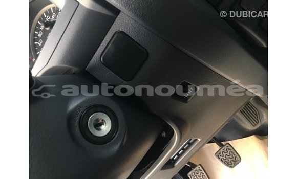 Acheter Import Voiture Toyota Land Cruiser Blanc à Import - Dubai, Iles Acheter Import Voiture Toyota Land Cruiser Blanc à Import - Dubai, Iles