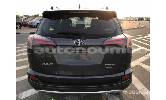 Acheter Import Utilitaire Toyota HiAce Noir à Import - Dubai, Iles Acheter Import Utilitaire Toyota HiAce Noir à Import - Dubai, Iles