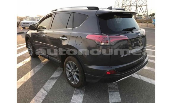 Acheter Import Utilitaire Toyota HiAce Noir à Import - Dubai, Iles Acheter Import Utilitaire Toyota HiAce Noir à Import - Dubai, Iles