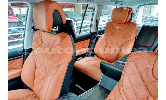 Acheter Import Voiture Toyota Land Cruiser Noir à Import - Dubai, Iles Acheter Import Voiture Toyota Land Cruiser Noir à Import - Dubai, Iles