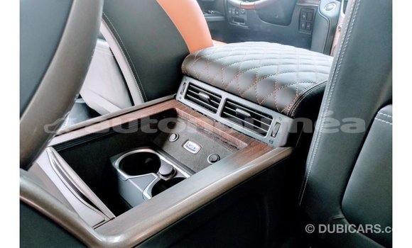 Acheter Import Voiture Toyota Land Cruiser Noir à Import - Dubai, Iles Acheter Import Voiture Toyota Land Cruiser Noir à Import - Dubai, Iles