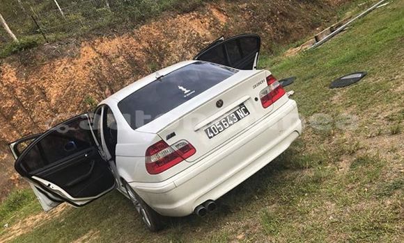 Buy Used BMW 3Series White Car in Noumea in Sud