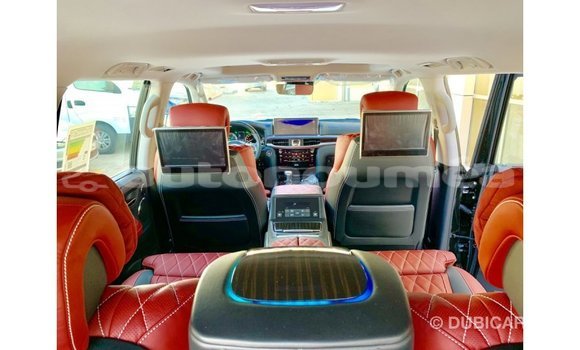 Acheter Import Voiture Lexus LX Noir à Import - Dubai, Iles Acheter Import Voiture Lexus LX Noir à Import - Dubai, Iles