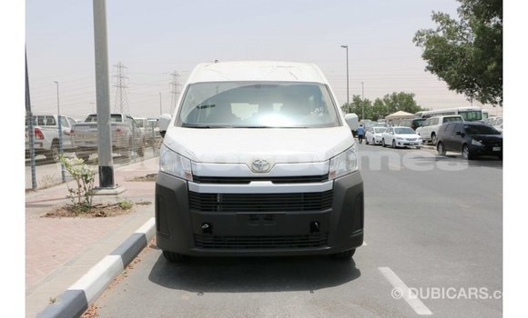 Acheter Import Voiture Toyota Hiace Blanc à Import - Dubai, Iles Acheter Import Voiture Toyota Hiace Blanc à Import - Dubai, Iles