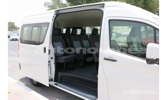 Acheter Import Voiture Toyota Hiace Blanc à Import - Dubai, Iles Acheter Import Voiture Toyota Hiace Blanc à Import - Dubai, Iles