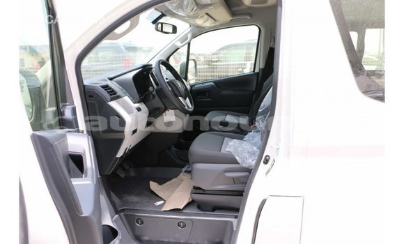 Acheter Import Voiture Toyota Hiace Blanc à Import - Dubai, Iles Acheter Import Voiture Toyota Hiace Blanc à Import - Dubai, Iles