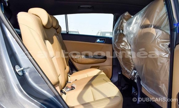 Buy Import Kia Sportage Other Car in Import - Dubai in Iles Buy Import Kia Sportage Other Car in Import - Dubai in Iles