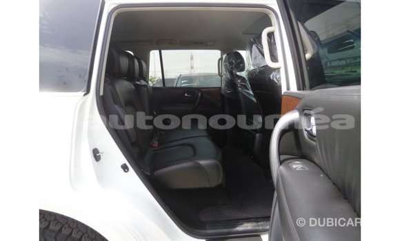 Acheter Import Voiture Nissan Patrol Blanc à Import - Dubai, Iles Acheter Import Voiture Nissan Patrol Blanc à Import - Dubai, Iles