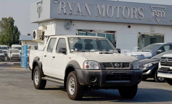 Buy Import Nissan NP 300 White Car in Import - Dubai in Iles Buy Import Nissan NP 300 White Car in Import - Dubai in Iles