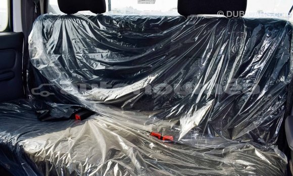 Buy Import Nissan NP 300 White Car in Import - Dubai in Iles Buy Import Nissan NP 300 White Car in Import - Dubai in Iles