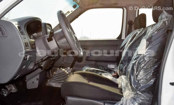 Buy Import Nissan NP 300 White Car in Import - Dubai in Iles Buy Import Nissan NP 300 White Car in Import - Dubai in Iles