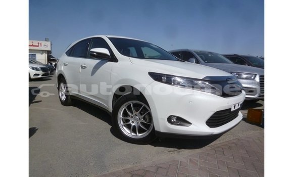 Acheter Import Voiture Toyota Harrier Blanc à Import - Dubai, Iles Acheter Import Voiture Toyota Harrier Blanc à Import - Dubai, Iles