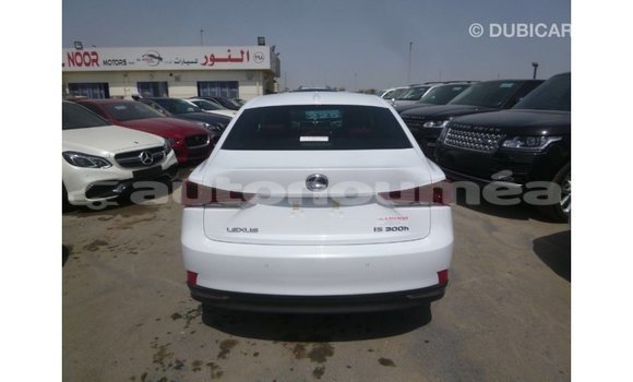 Acheter Import Voiture Lexus IS Blanc à Import - Dubai, Iles Acheter Import Voiture Lexus IS Blanc à Import - Dubai, Iles