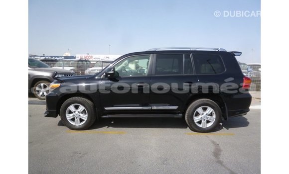 Acheter Import Voiture Toyota Land Cruiser Noir à Import - Dubai, Iles Acheter Import Voiture Toyota Land Cruiser Noir à Import - Dubai, Iles
